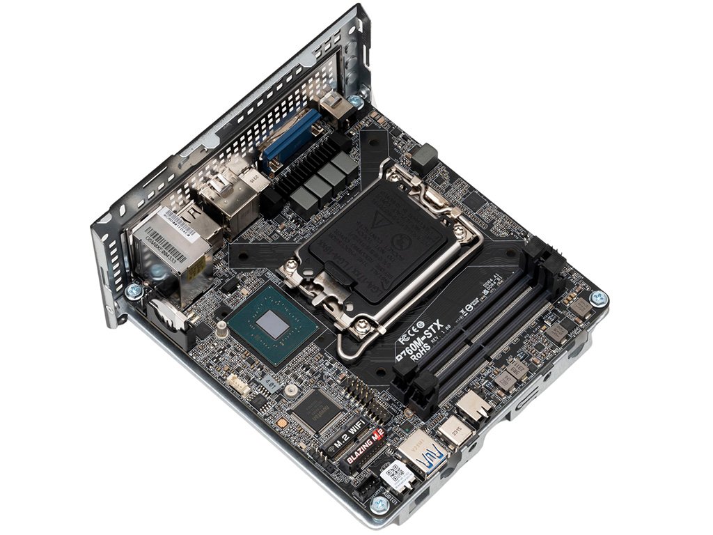 DeskMini B760_32