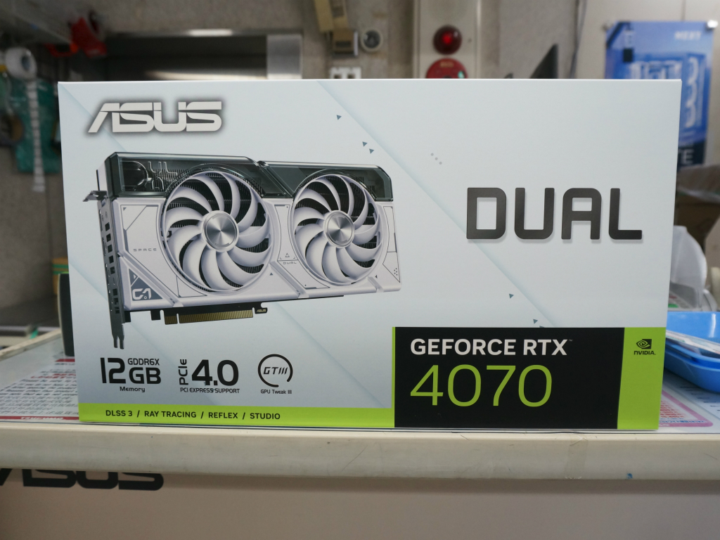 DUAL-RTX4070-12G-WHITE_01