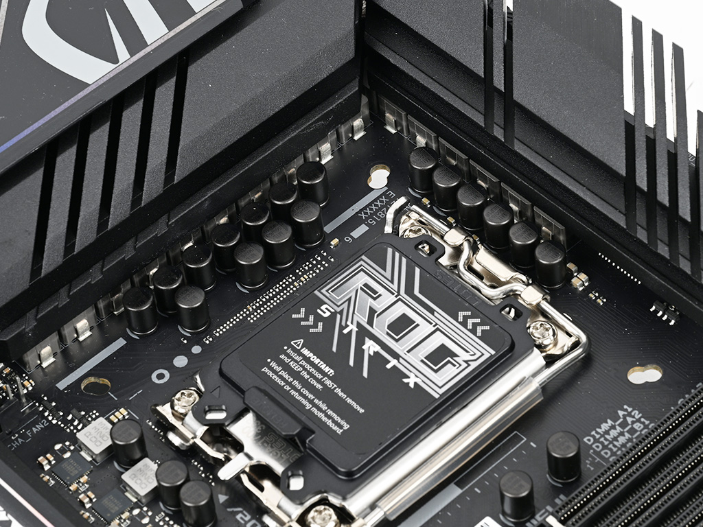 rog_strix_z790_f_gaming_wifiII_010