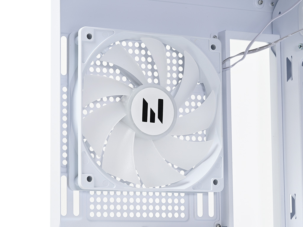 zalman_p30_09