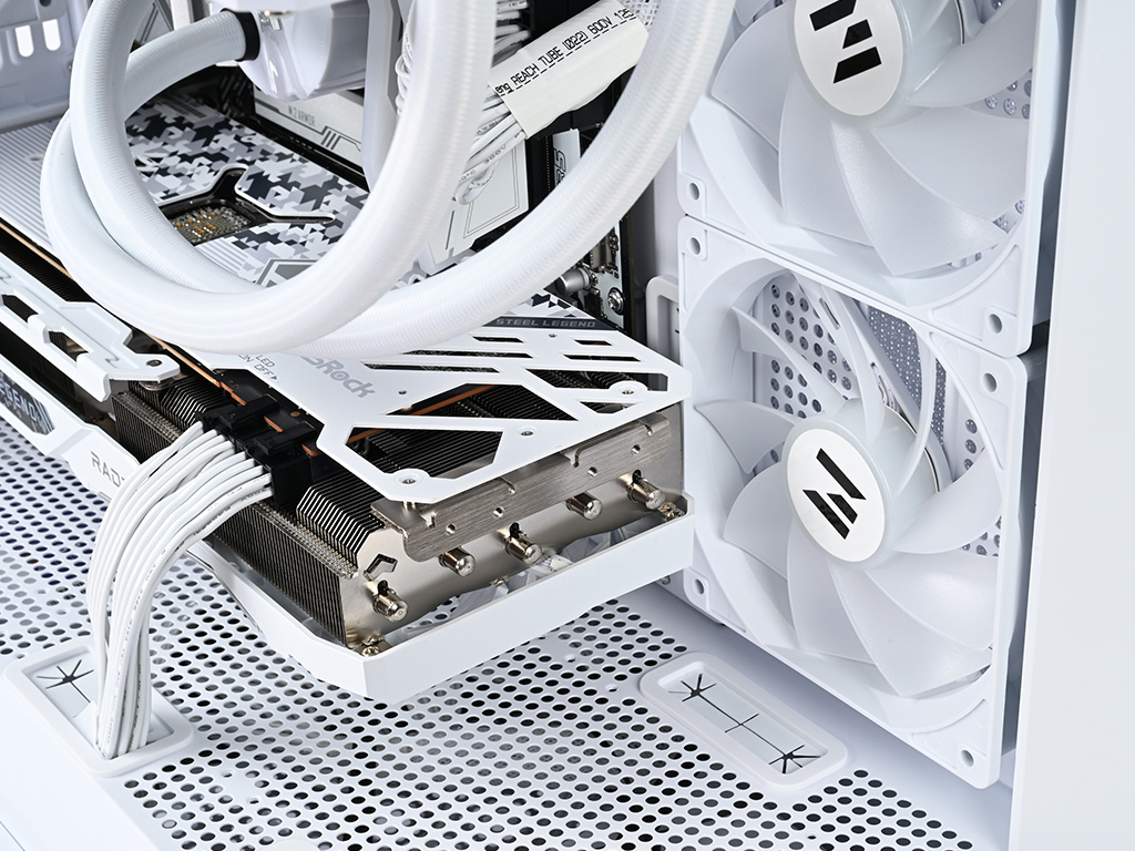 zalman_p30_83
