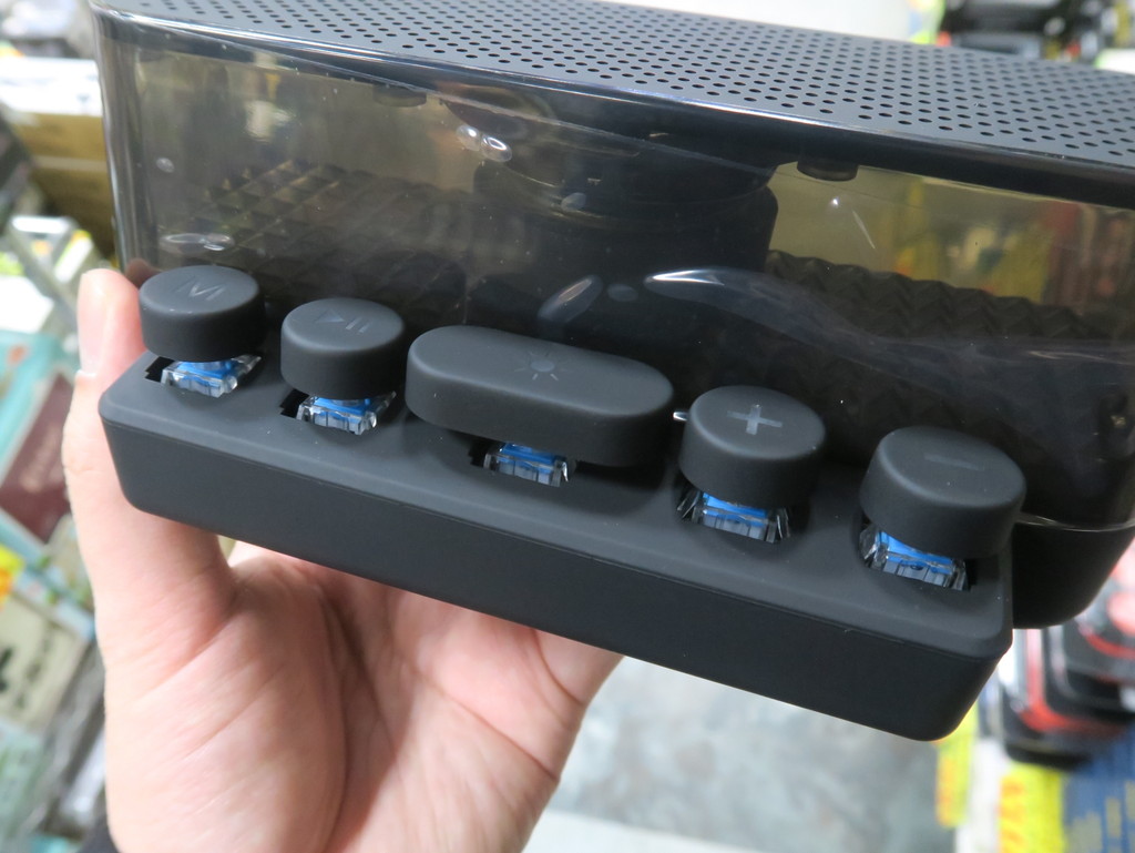 bt_neon_speaker_05