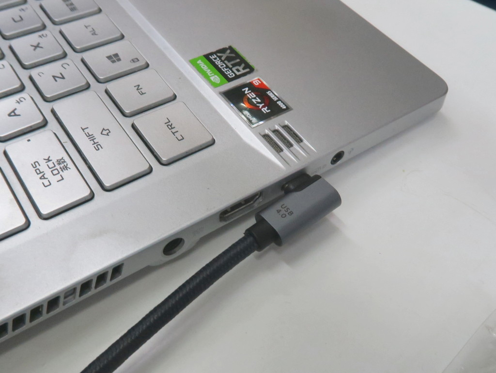watts_cable_usb4_06