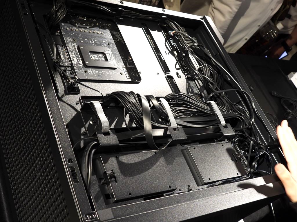 ASUS_akiba20240427_17