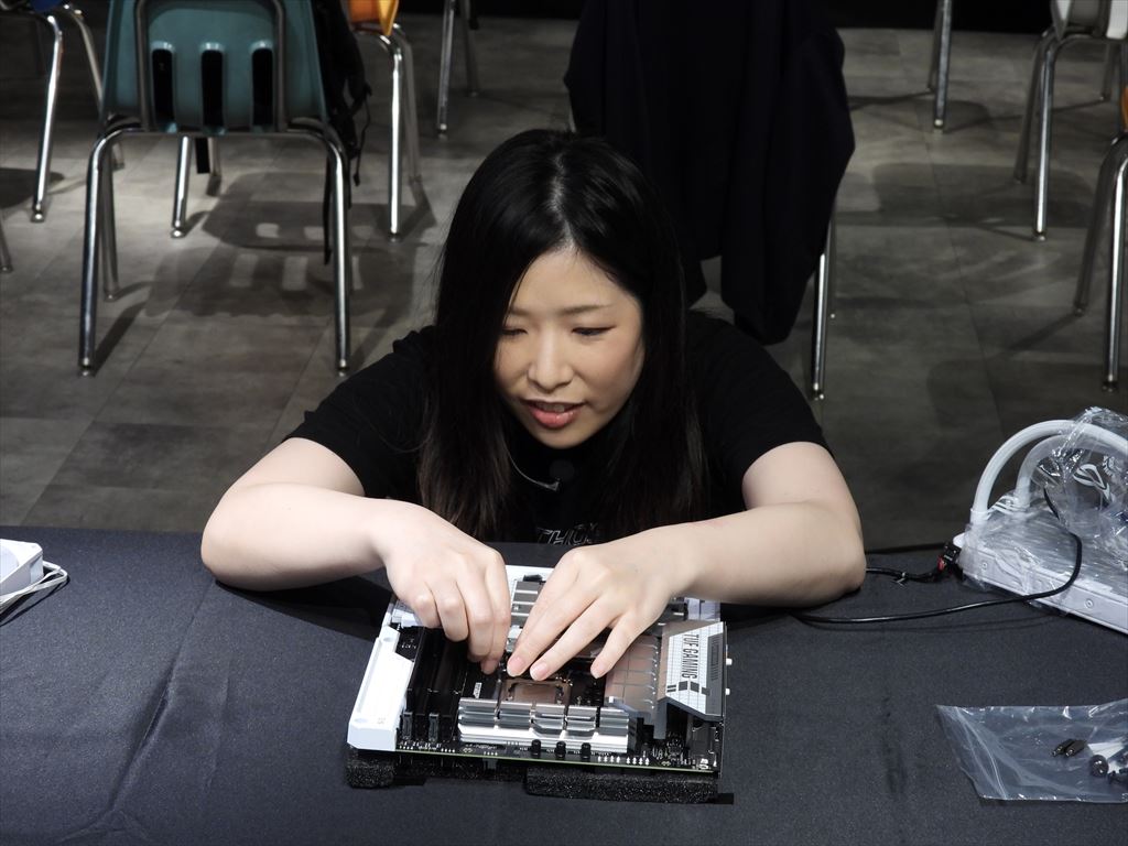 ASUS_akiba20240427_27a