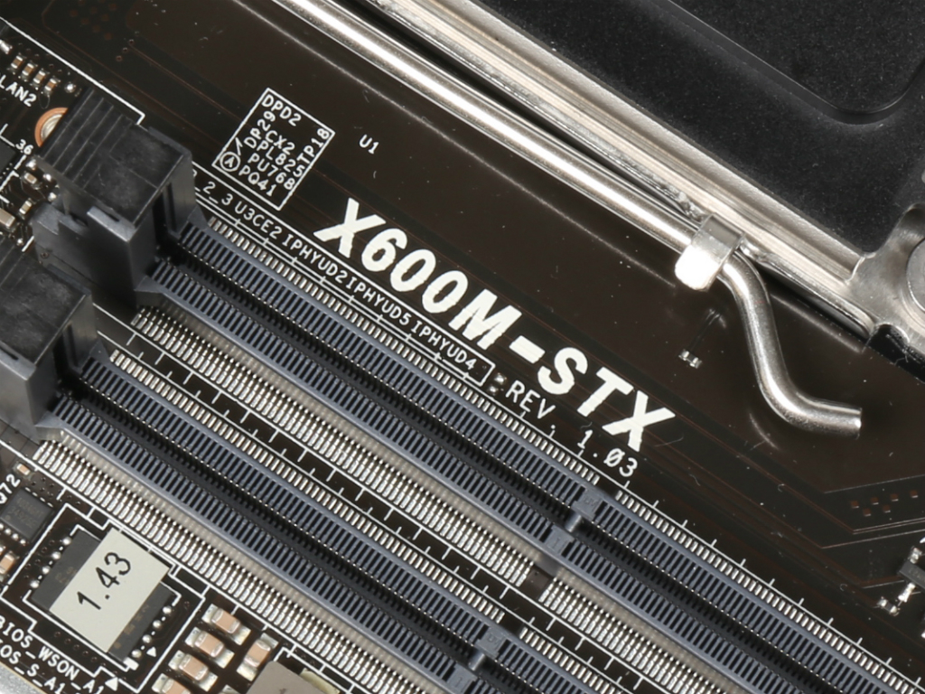 deskmini_x600_29