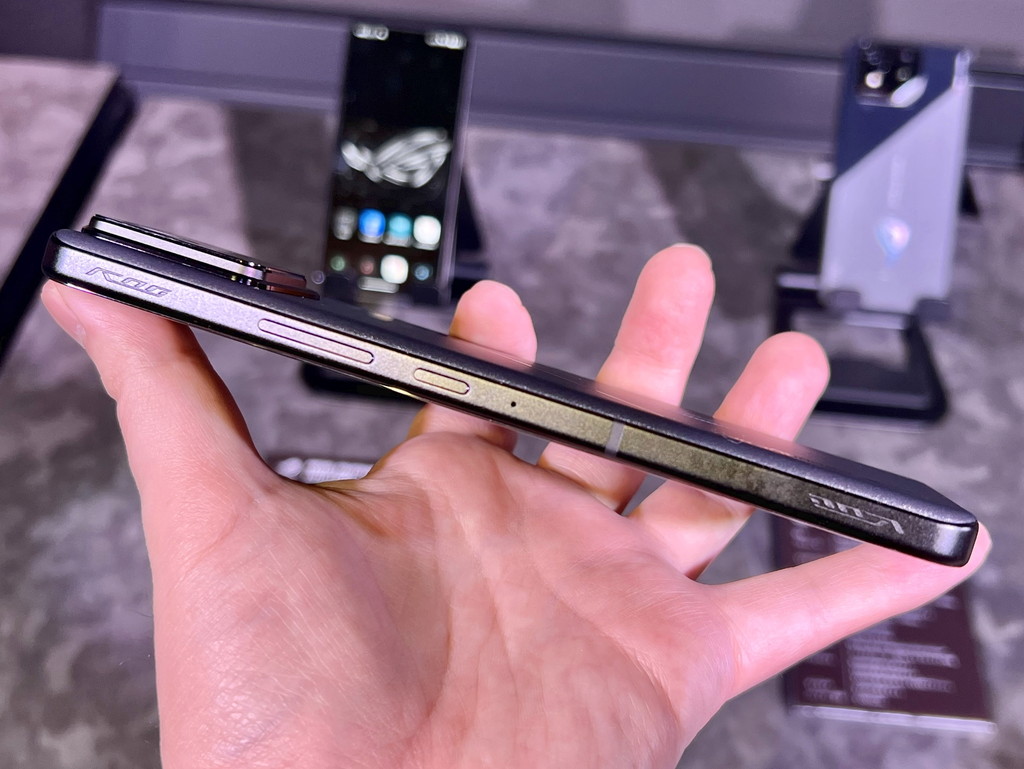 ROG_Phone_8_press_11