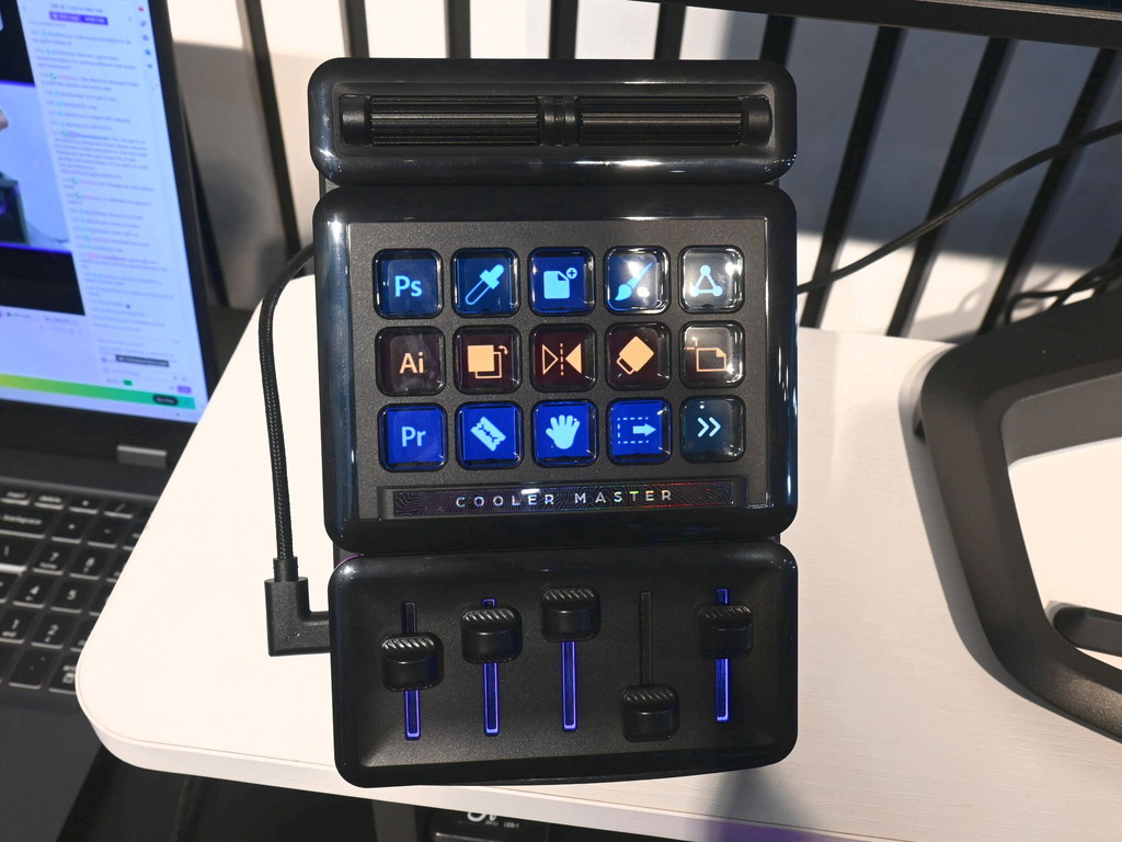 MasterHUB_computex2024_03