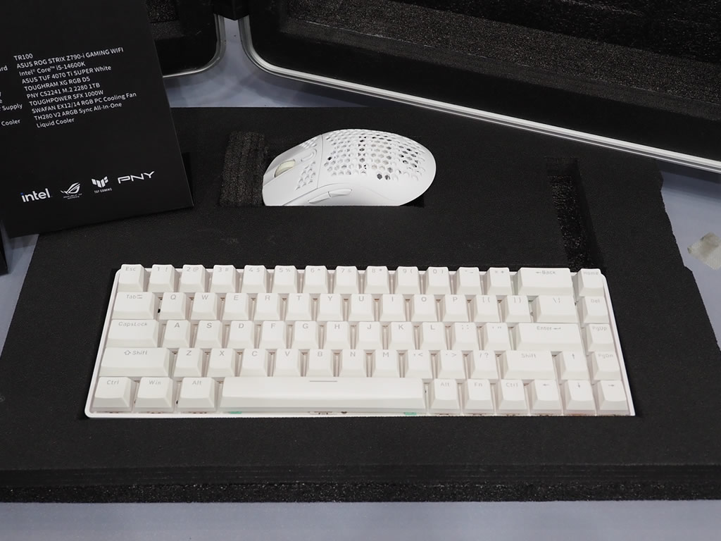 travel_pc_tr100_09