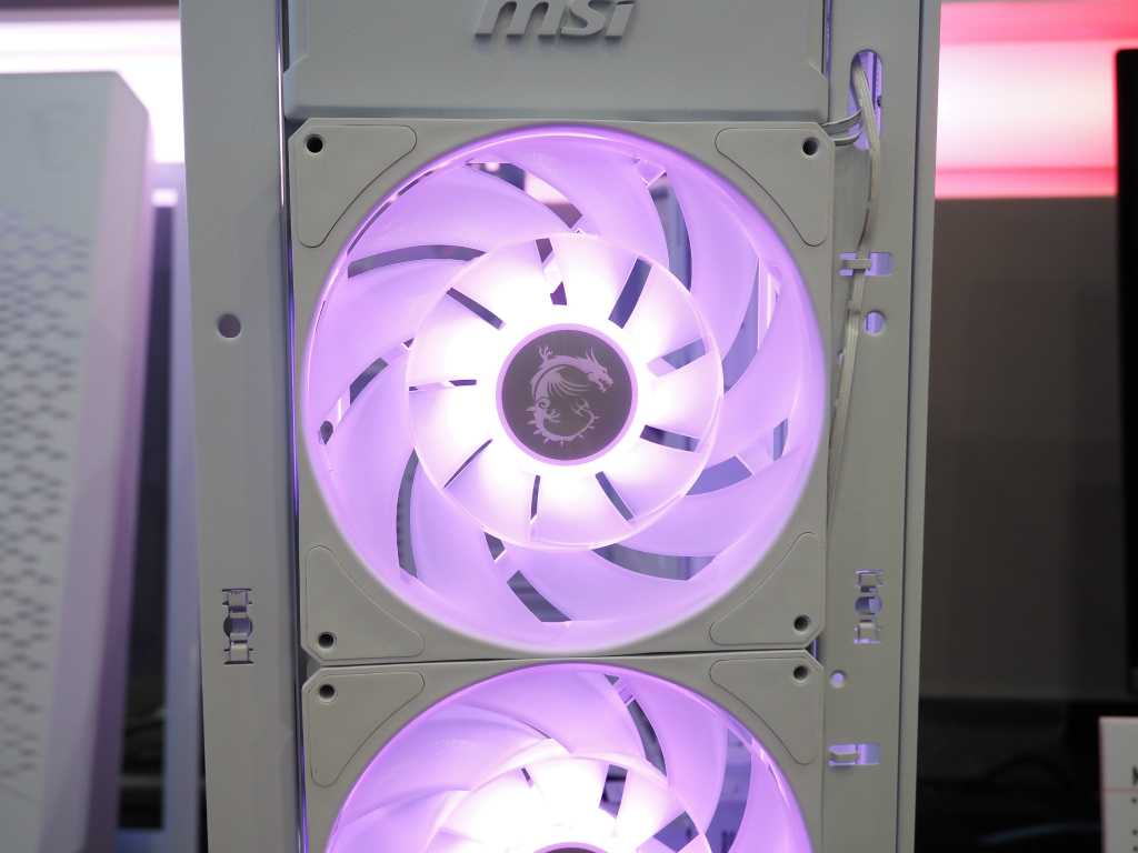 computex_2024_msi_mpg_velox_04