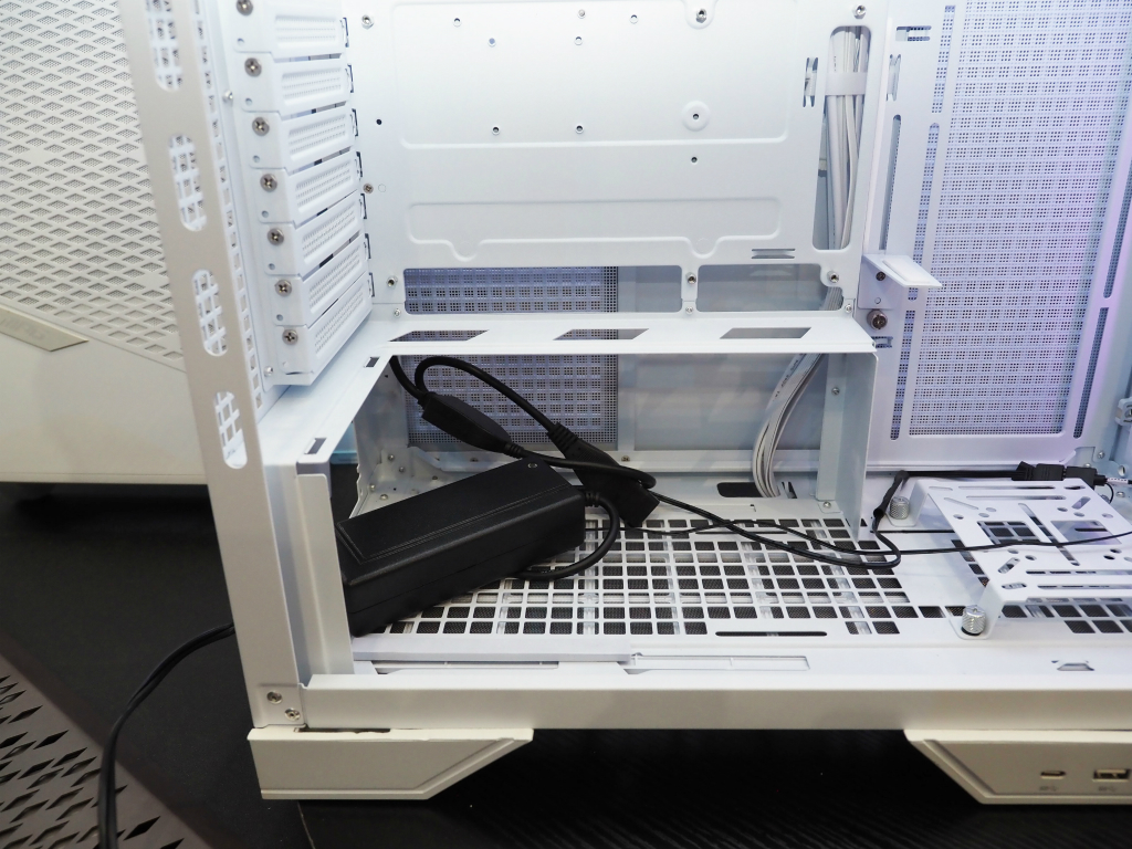 computex_2024_msi_mpg_velox_08
