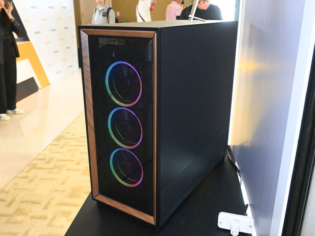 flux_pro_computex2024_03