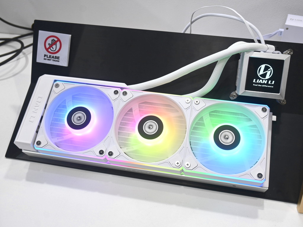 HYDROSHIFT_LCD_AIO_computex2024_03