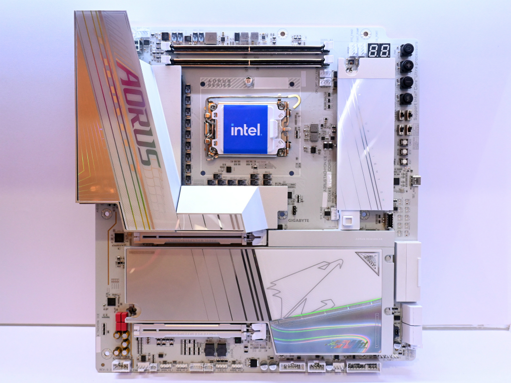 computex_2024_giga_mb_03