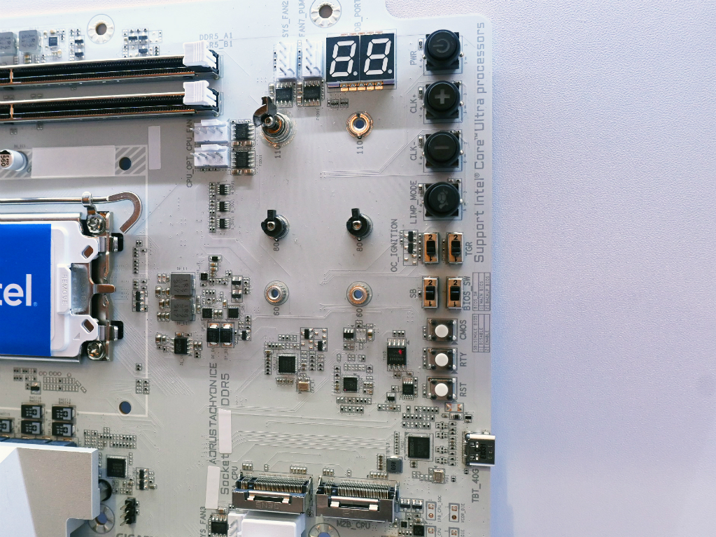 computex_2024_giga_mb_06