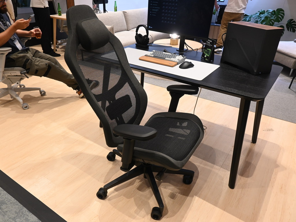 Fractal_chair_audio_computex2024_04