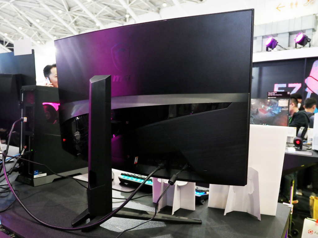 computex_2024_msi_disp_03