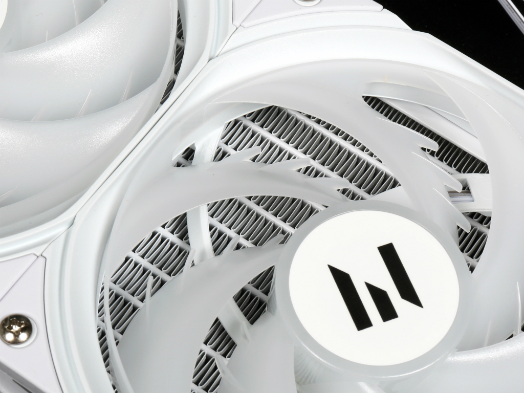 alpha2_a36_white_922
