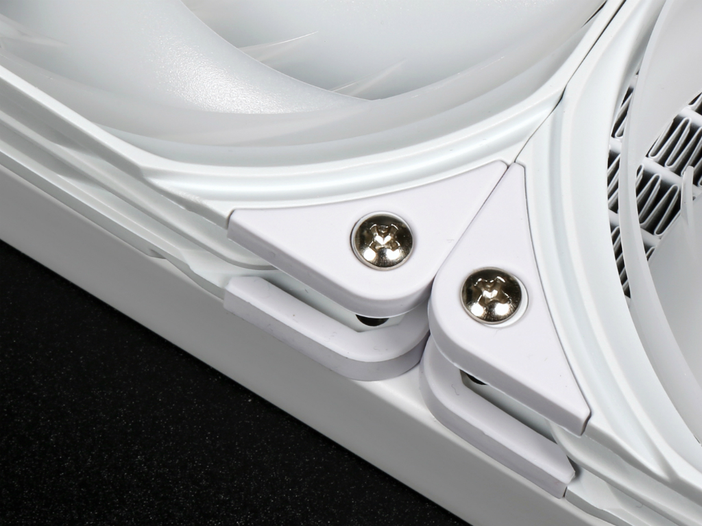 alpha2_a36_white_923