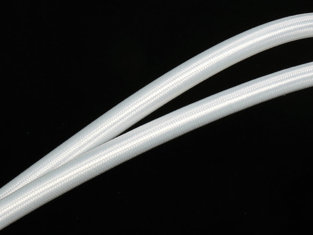 alpha2_a36_white_924
