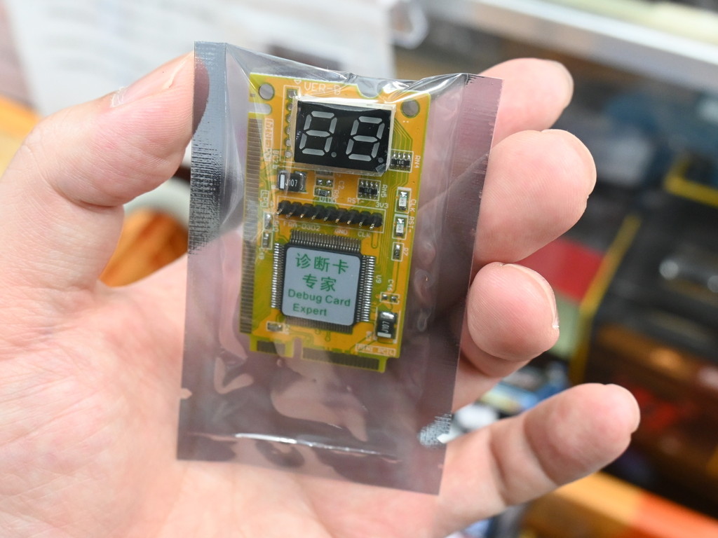 ジャンクノートの診断に便利？miniPCI/miniPCIe接続のPOSTコード表示カードが入荷
