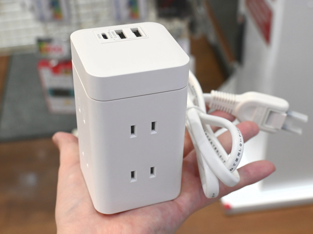 手乗りサイズに小型化、20W PDポートも搭載したタワー型卓上タップがHIDISCから発売