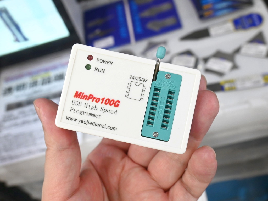 FLASH BIOSなどに対応したプログラマ「MinPro100G」が1,650円で店頭販売中