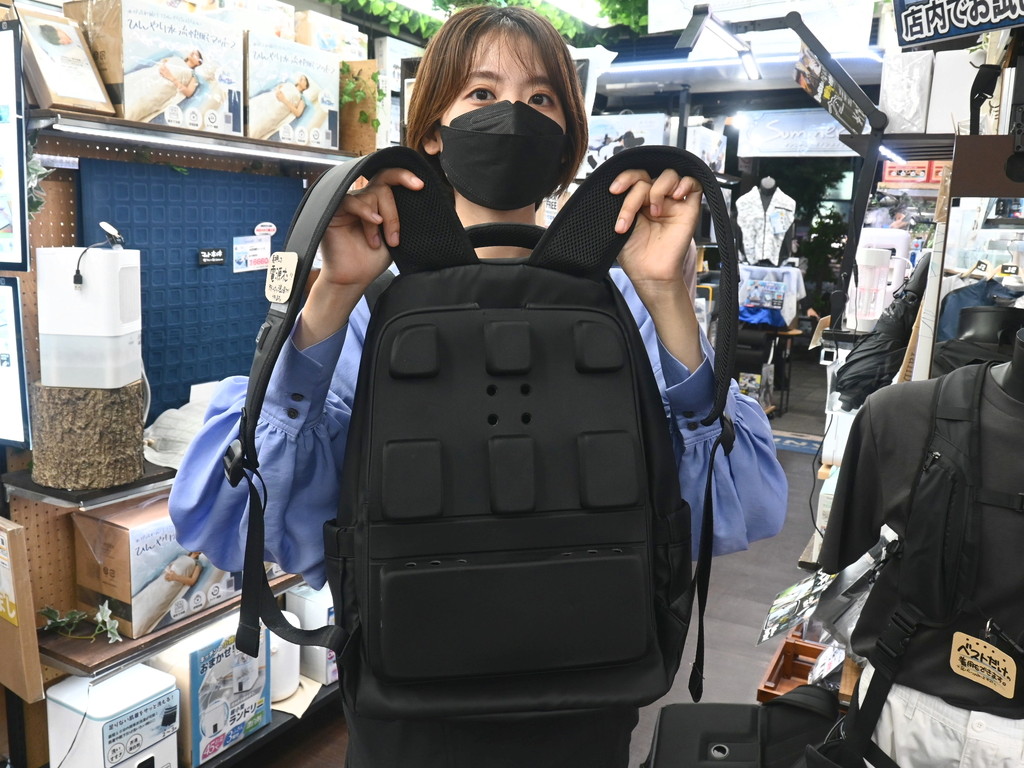 【レアモノPickup!】暑いなら扇風機背負っちゃおう！がっつり涼しいファン内蔵リュックがコレ