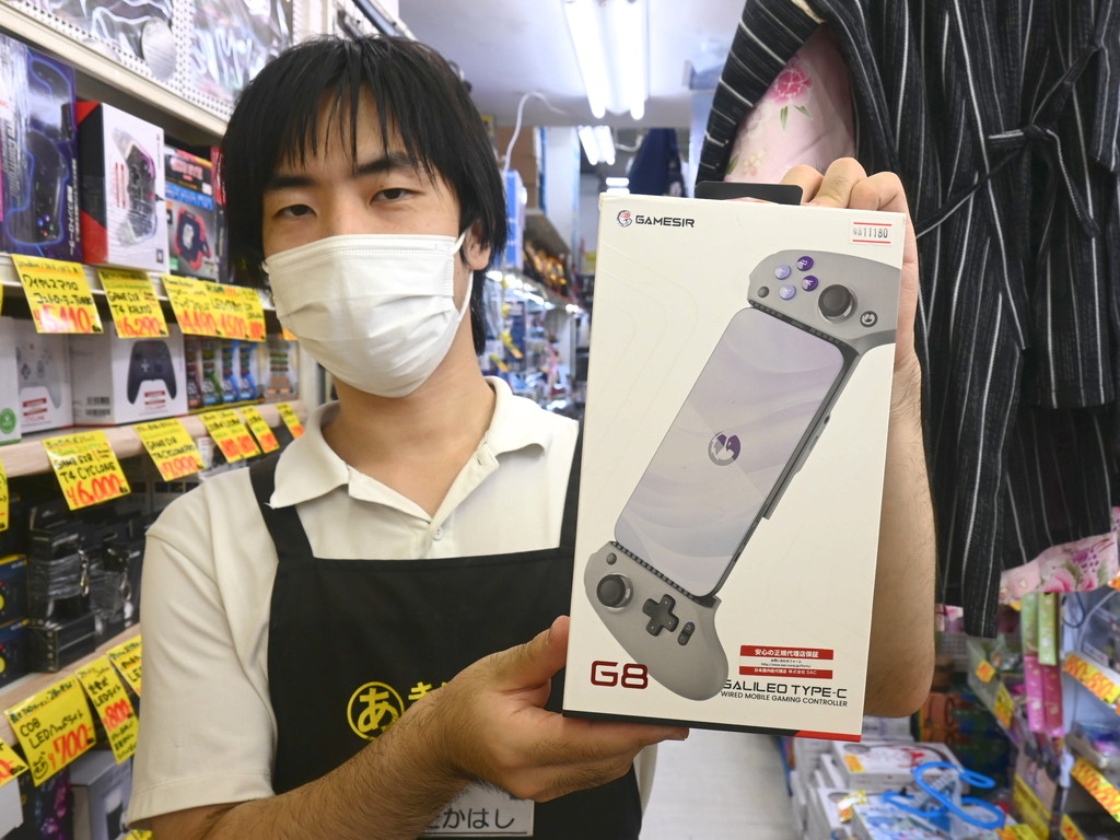 【コレオシ】ホール効果スティック搭載、スマホゲームをガチにプレイできる合体コントローラ