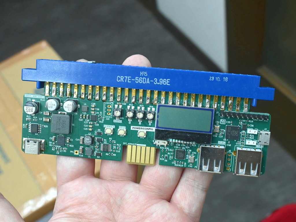 JAMMAコネクタのアーケード基板が気軽に遊べる簡易アダプタ「EASY ARCADE 2」が入荷