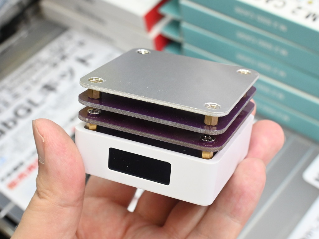 最大350℃でリフローはんだ付けできるUSB PD給電の「PDリフロープレート」が販売中