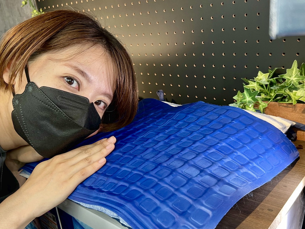 【レアモノPickup!】エアコン弱でも熱帯夜が超快適に。氷対応でとんでもなく涼しく進化した水冷マット