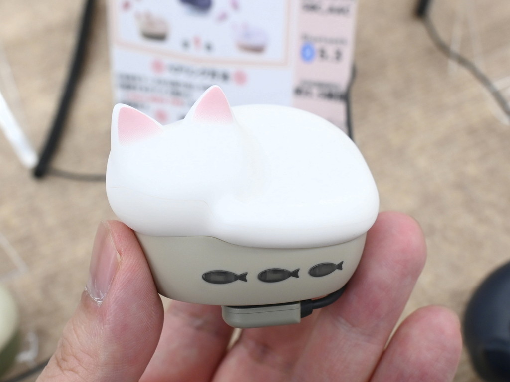 「丸くなって眠る猫」がモチーフのワイヤレスイヤホン「NEKO」が登場、発売前に初回分が完売