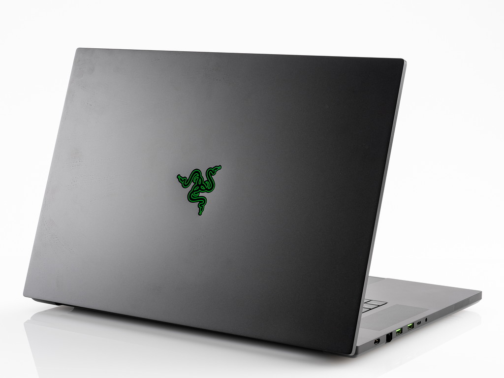 Razer_Blade_18_2024_review_10