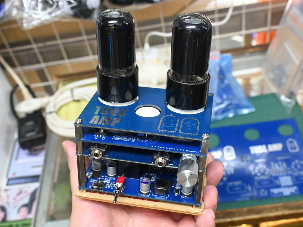 付属の3種基板で多彩な真空管に対応する「真空管アンプ実験キット」が入荷