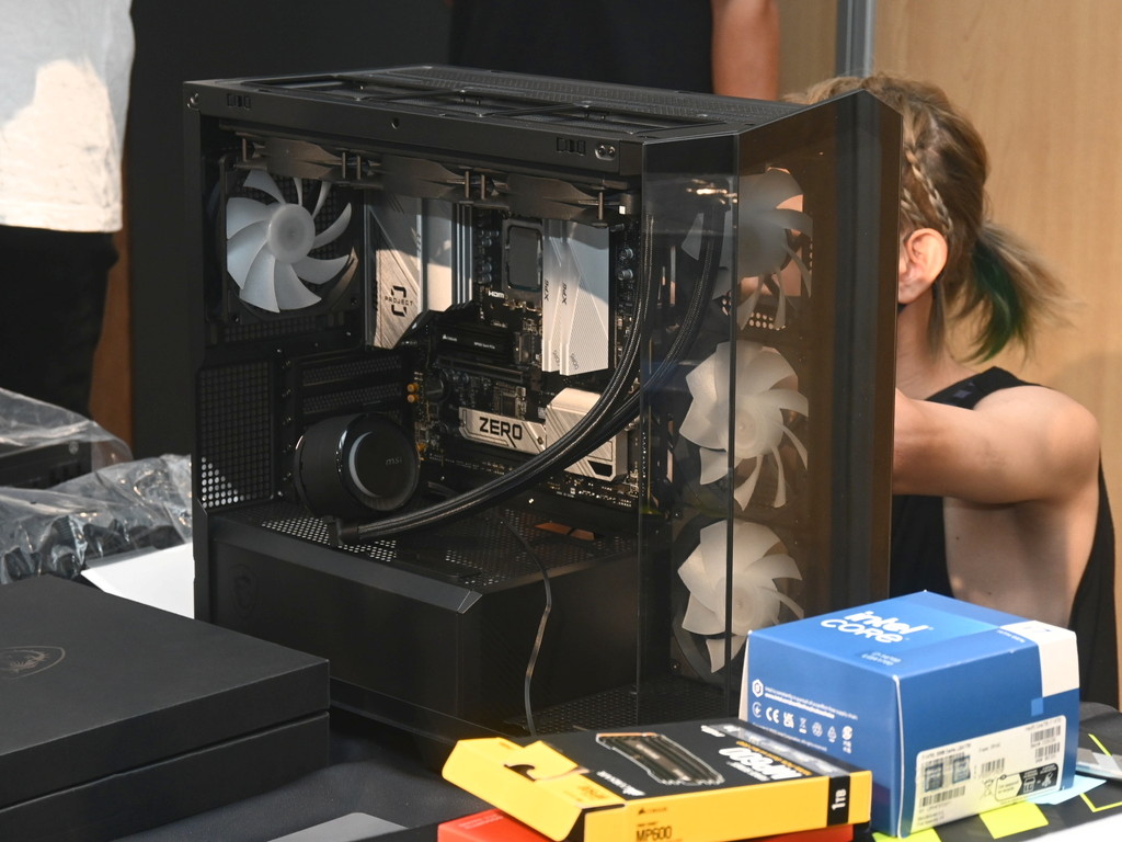 msi_custompc2024_34