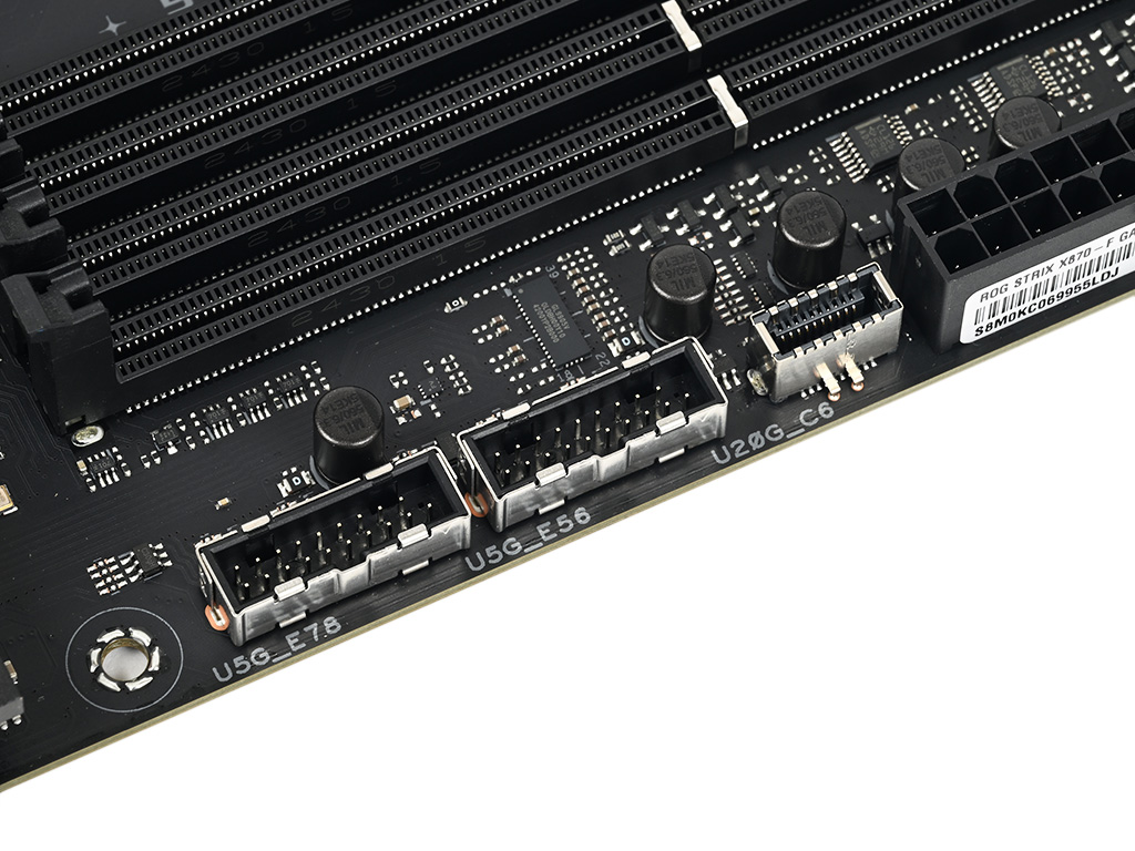 rog_strix_x870f_gaming_wifi_015