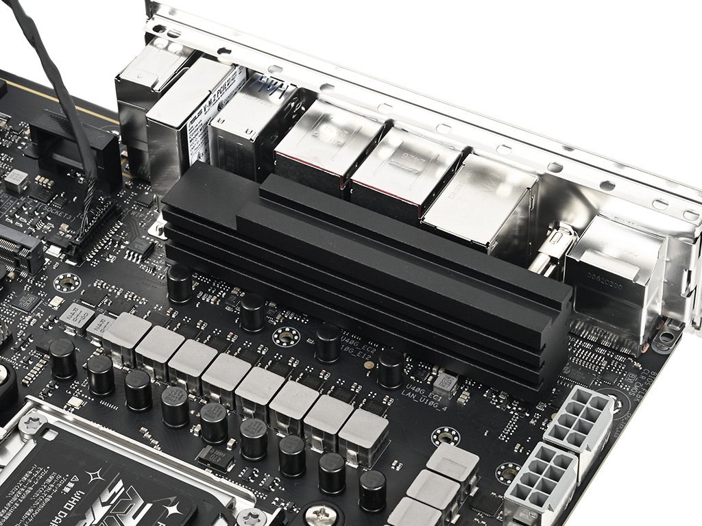 rog_strix_x870f_gaming_wifi_030