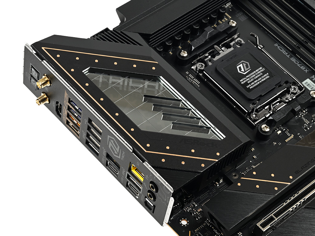 x870e_taichi_05