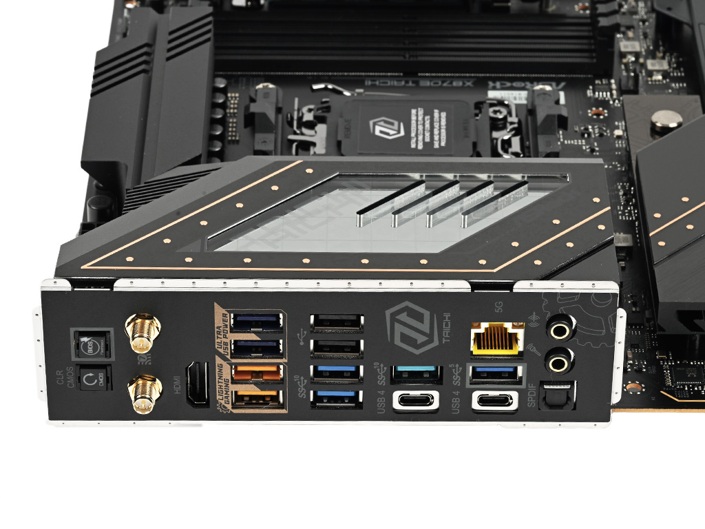 x870e_taichi_06