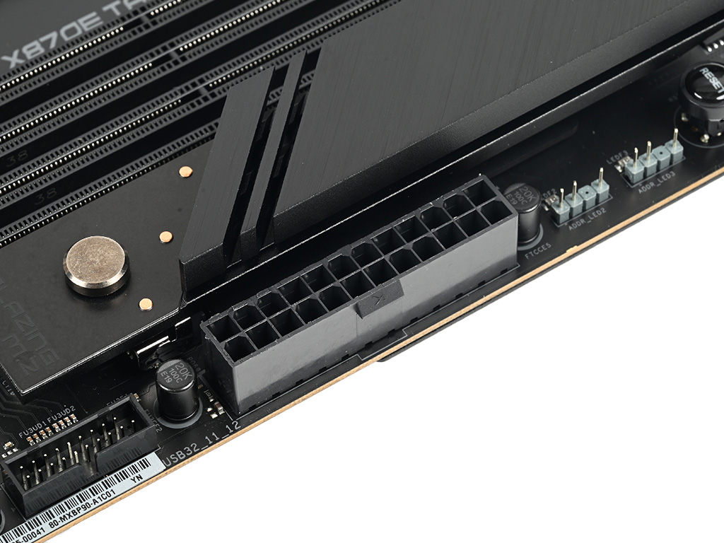 x870e_taichi_11