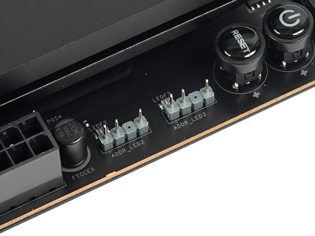 x870e_taichi_16