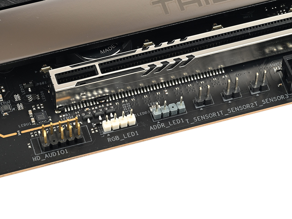 x870e_taichi_22