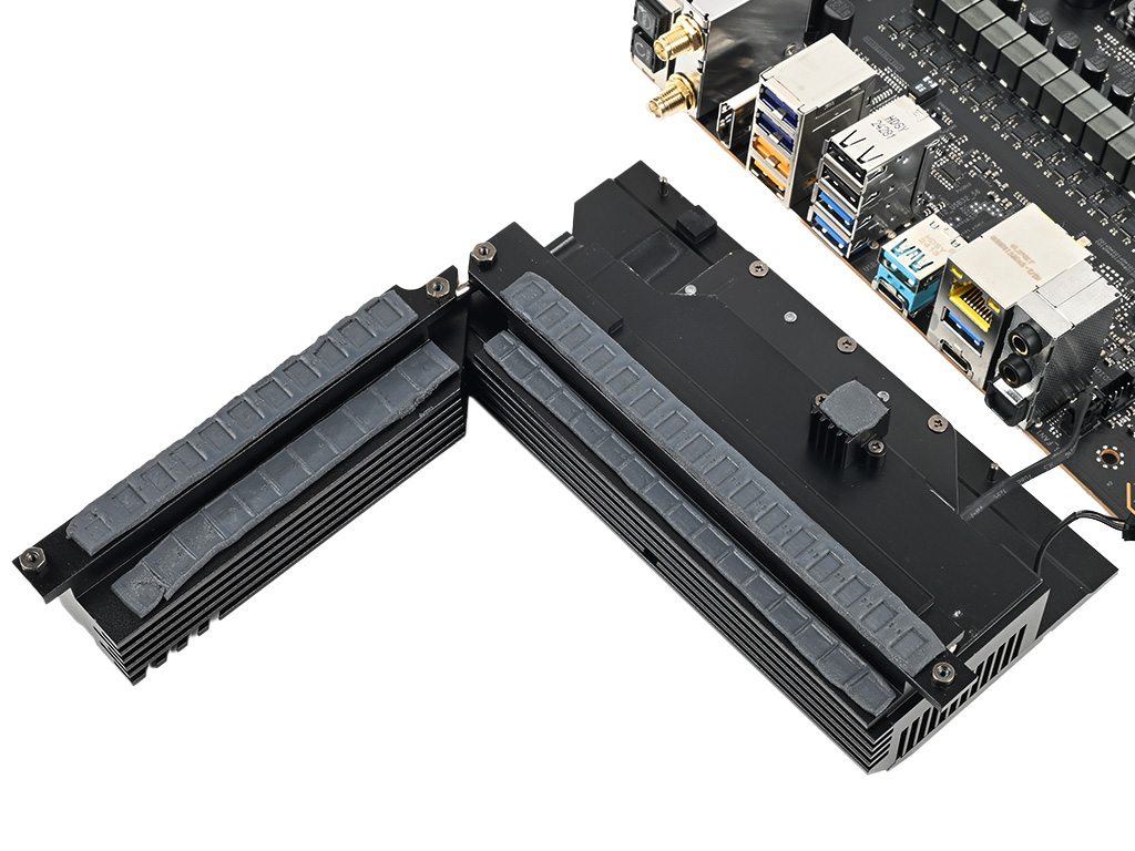 x870e_taichi_36