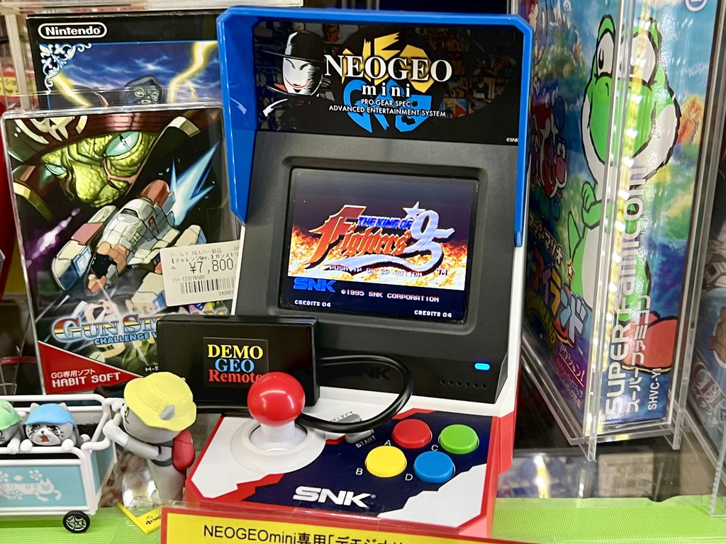 (アキバ取材班) ネオジオ ミニのオートデモを可能にする「デモジオリモート」の製品版がサンプル入荷。近日発売