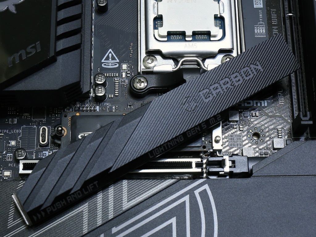mpg_x870e_carbon_wifi_905