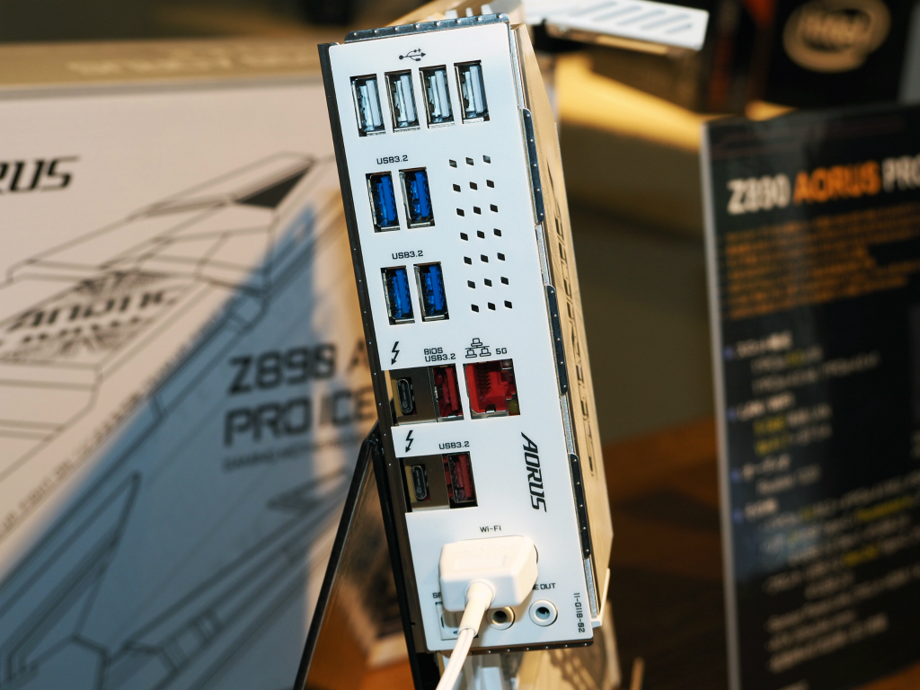 Z890_AORUS_PRO_ICE_02