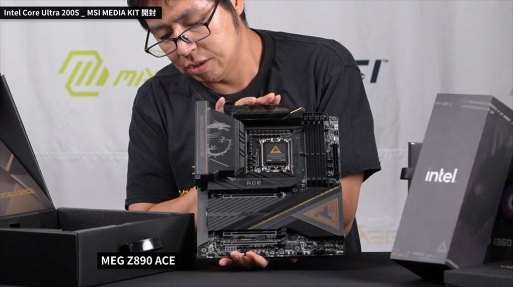msiz890open_1024x570_02