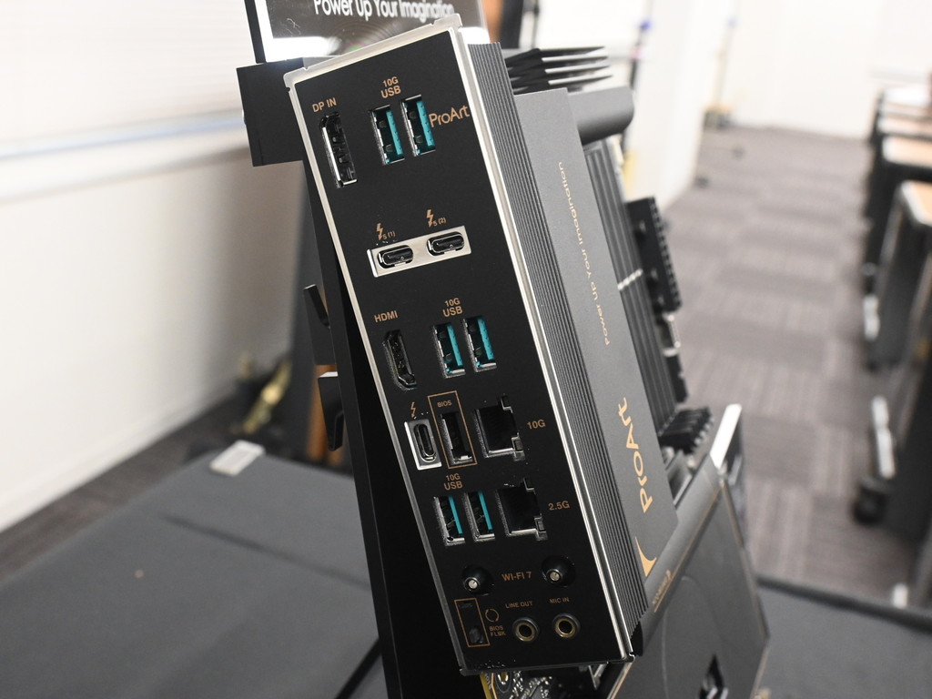 asus_z890_press_event_25