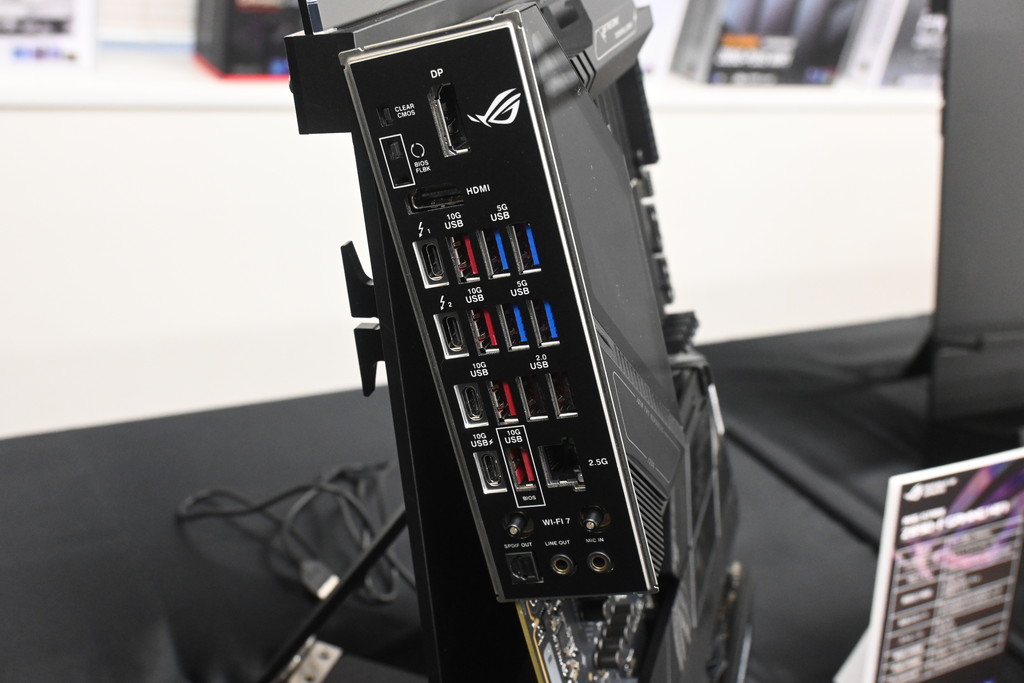 asus_z890_press_event_33
